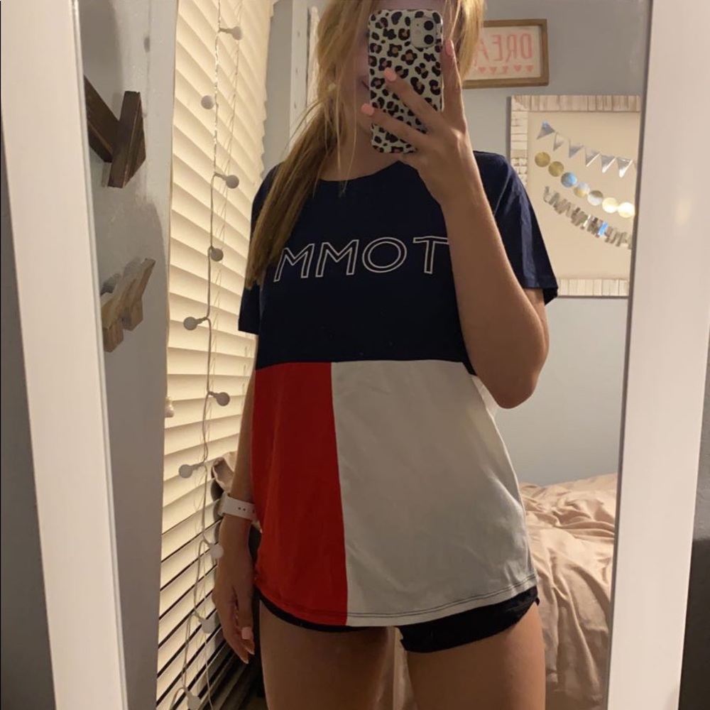 BNWT TOMMY HILFIGER SPORTS TSHIRT